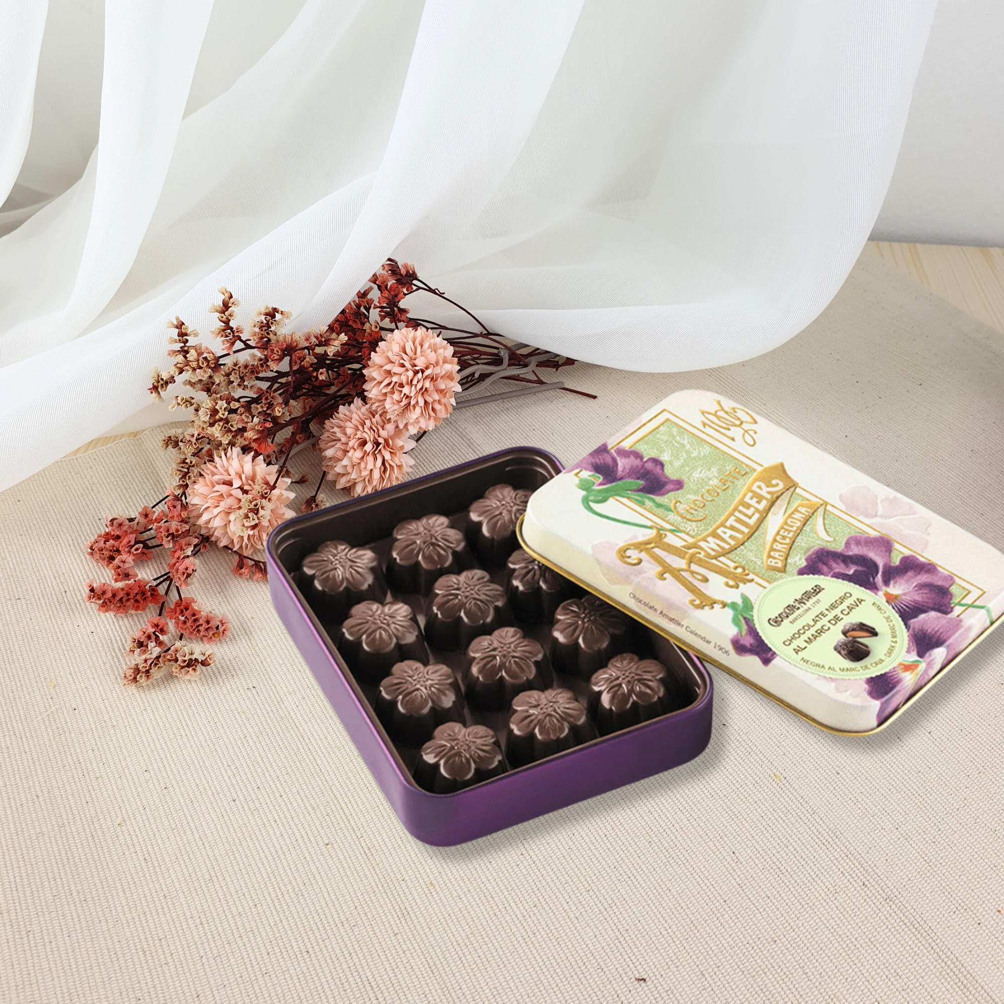 Flores de Chocolate al Marc de Cava de Chocolates Amatller
